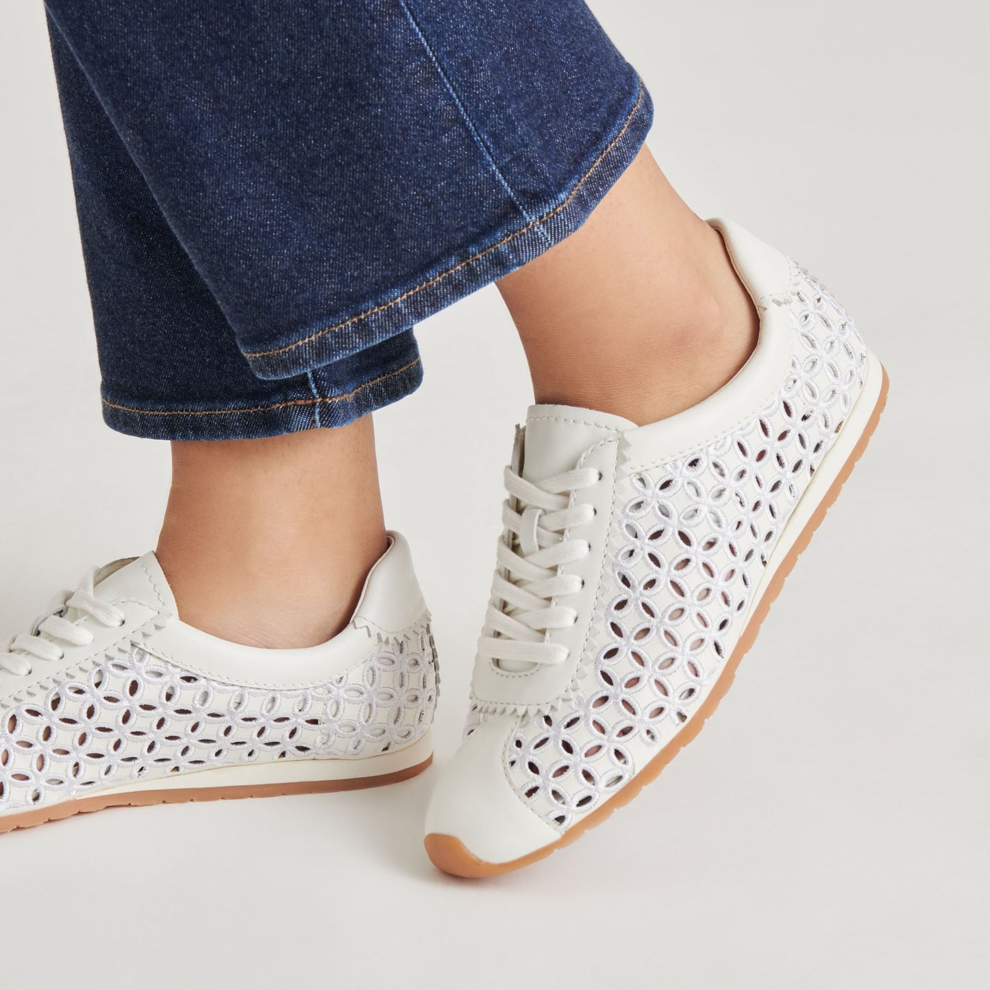 DANIE EYELET PERF SNEAKERS TRUE WHITE LEATHER - TRUE WHITE LEATHER